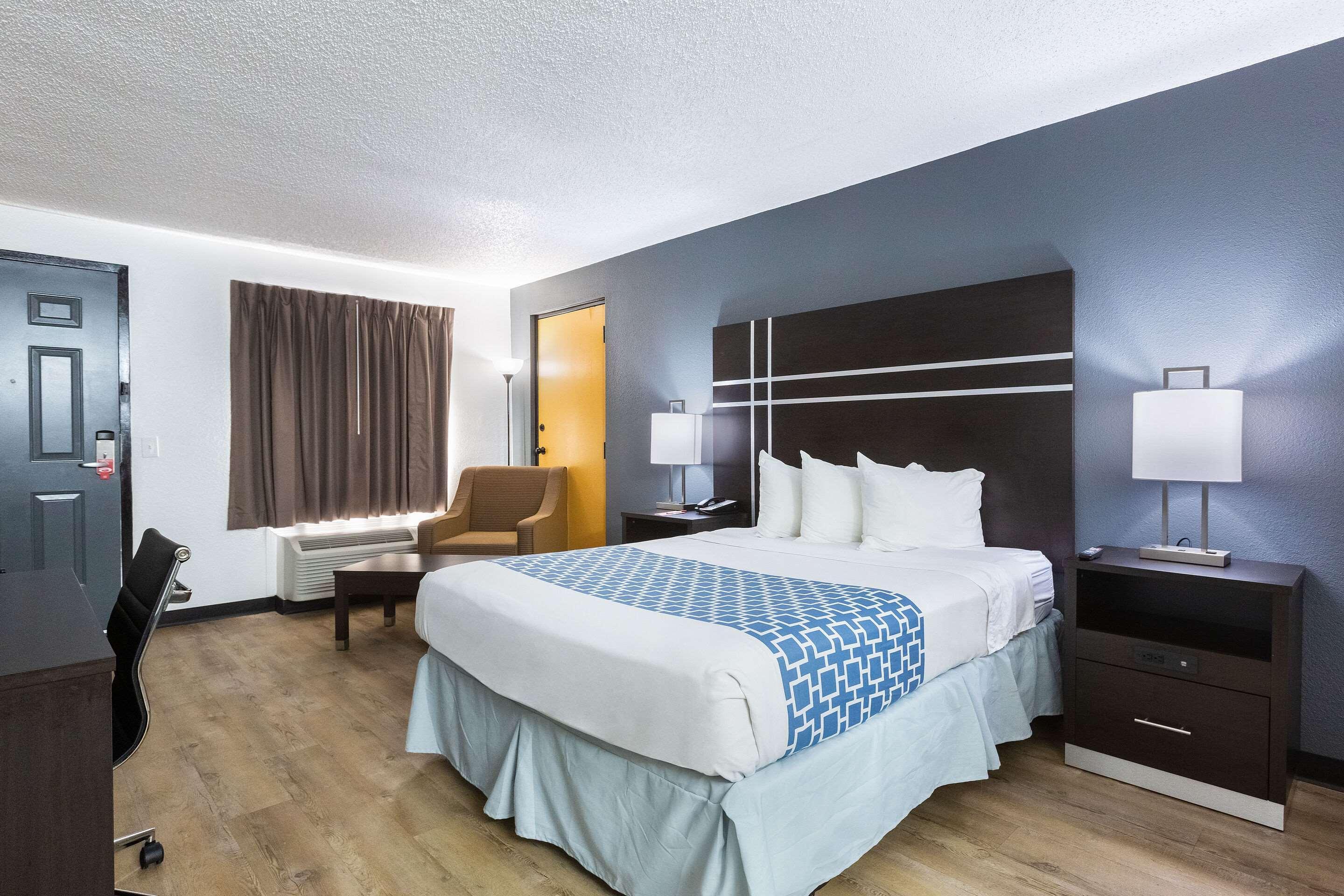 Econo Lodge Литония Экстерьер фото