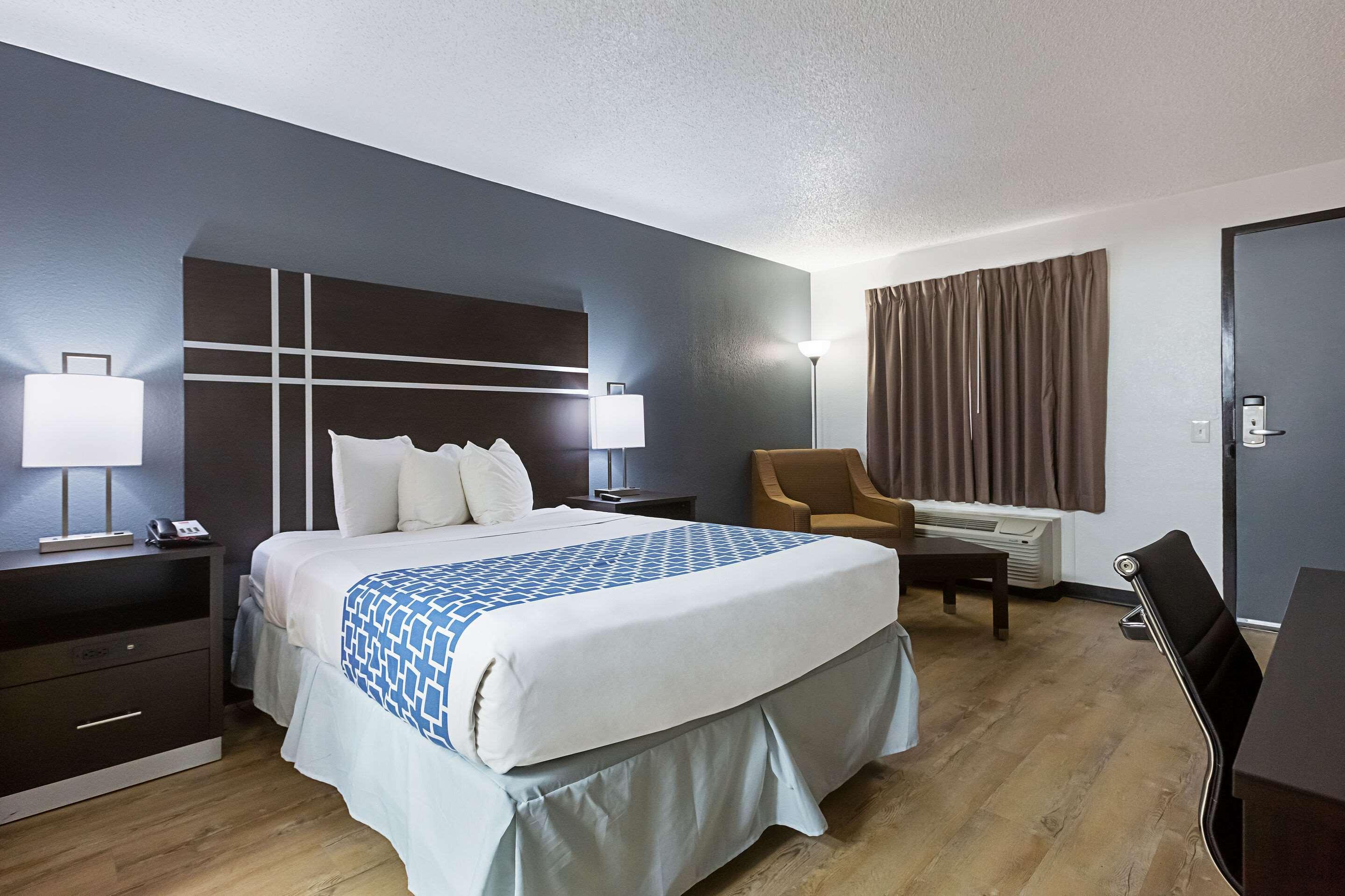 Econo Lodge Литония Экстерьер фото