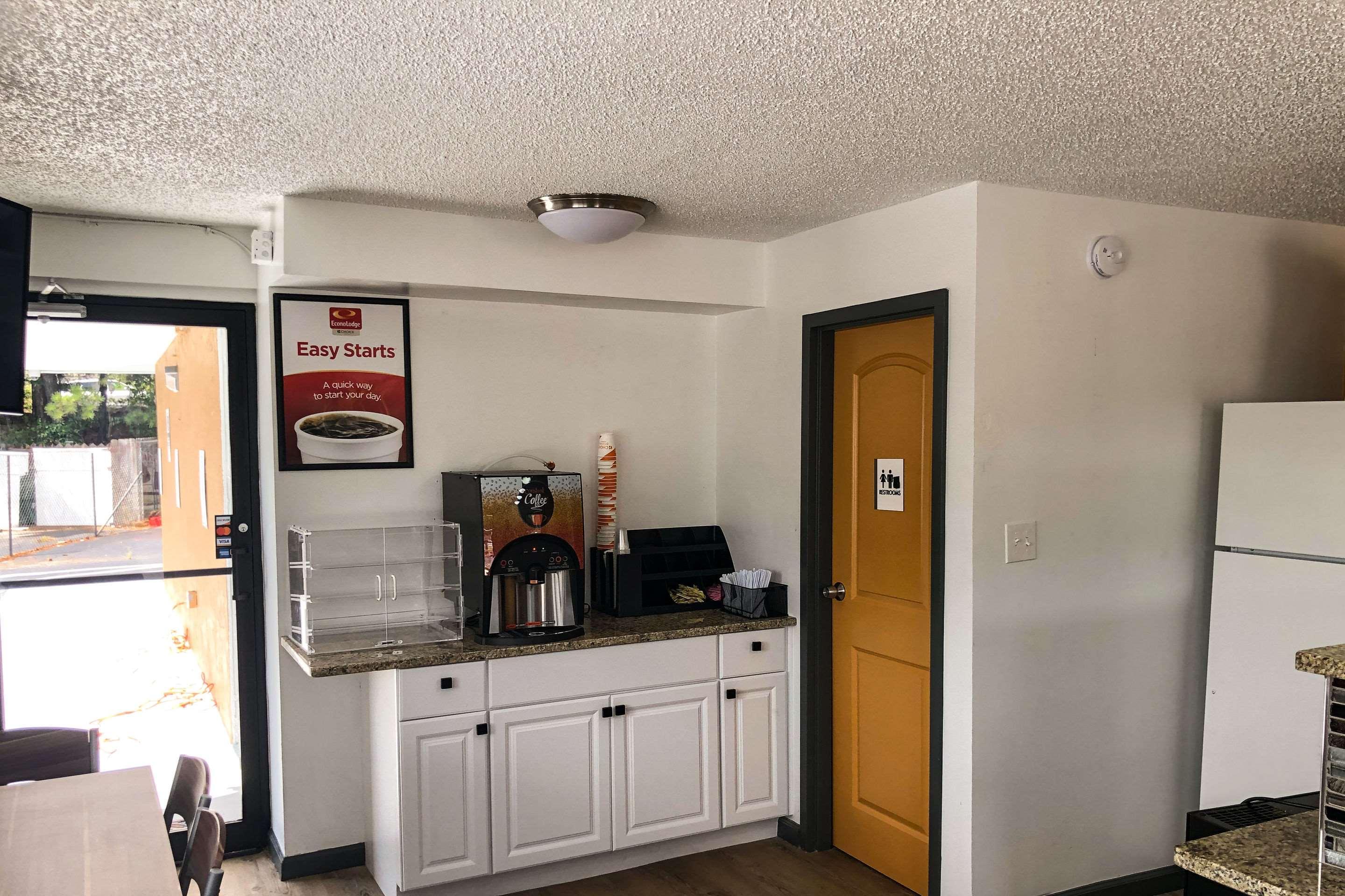 Econo Lodge Литония Экстерьер фото