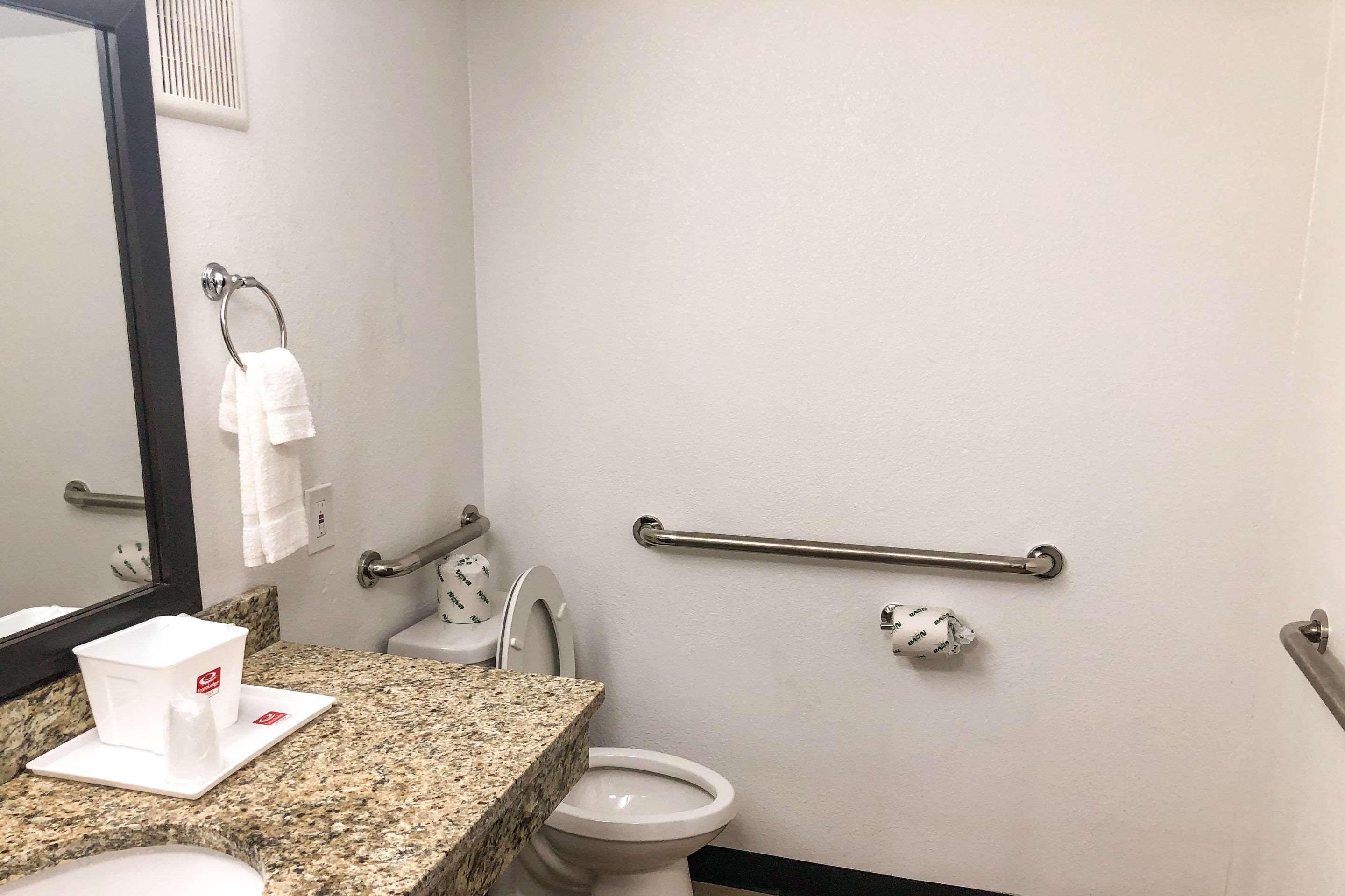 Econo Lodge Литония Экстерьер фото