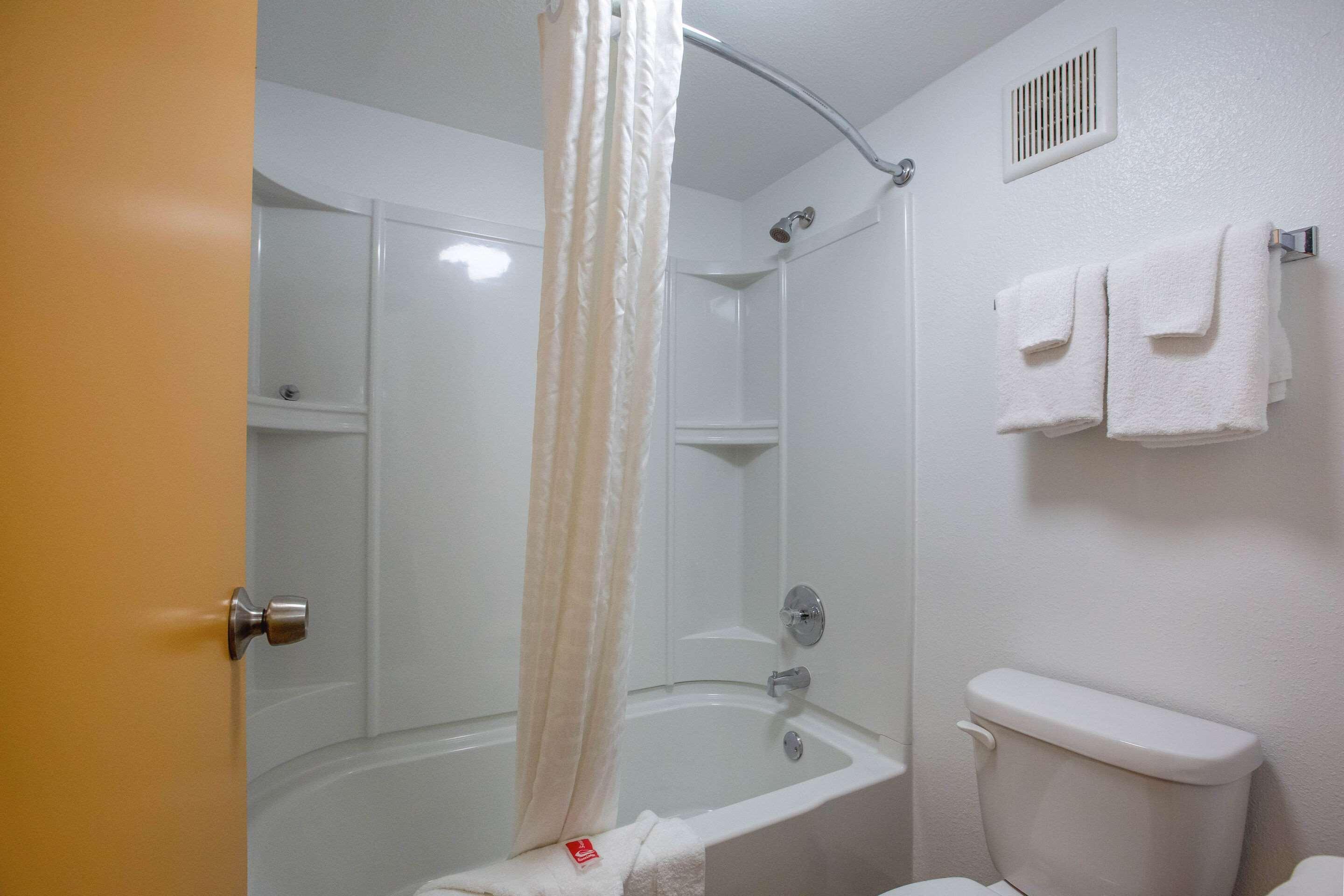 Econo Lodge Литония Экстерьер фото